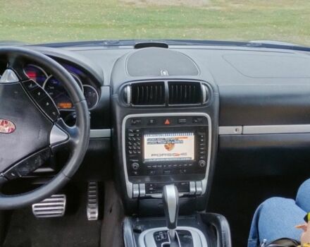 Черный Порше Каен, объемом двигателя 4.5 л и пробегом 210 тыс. км за 6699 $, фото 4 на Automoto.ua