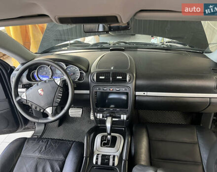 Черный Порше Каен, объемом двигателя 4.5 л и пробегом 378 тыс. км за 8200 $, фото 10 на Automoto.ua