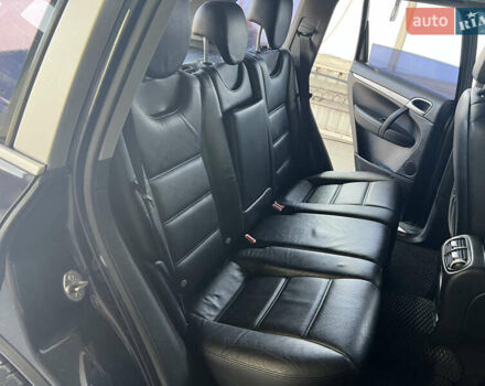 Черный Порше Каен, объемом двигателя 4.5 л и пробегом 378 тыс. км за 8200 $, фото 12 на Automoto.ua