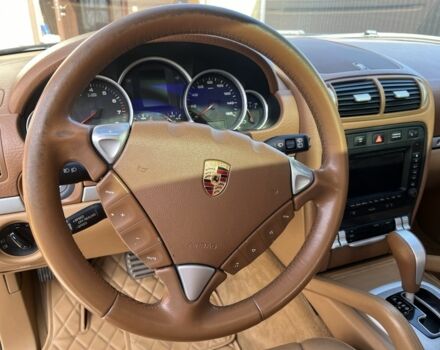 Черный Порше Каен, объемом двигателя 4.5 л и пробегом 180 тыс. км за 5999 $, фото 19 на Automoto.ua