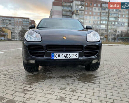 Черный Порше Каен, объемом двигателя 4.5 л и пробегом 378 тыс. км за 8200 $, фото 2 на Automoto.ua