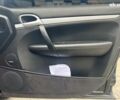Черный Порше Каен, объемом двигателя 3.2 л и пробегом 300 тыс. км за 9490 $, фото 24 на Automoto.ua