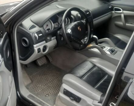 Чорний Порше Cayenne, об'ємом двигуна 4.5 л та пробігом 325 тис. км за 6386 $, фото 3 на Automoto.ua