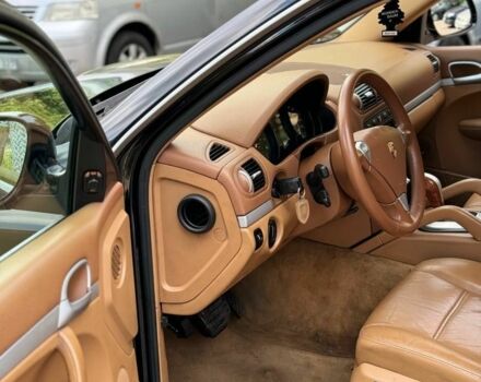Чорний Порше Cayenne, об'ємом двигуна 3.2 л та пробігом 200 тис. км за 4975 $, фото 6 на Automoto.ua
