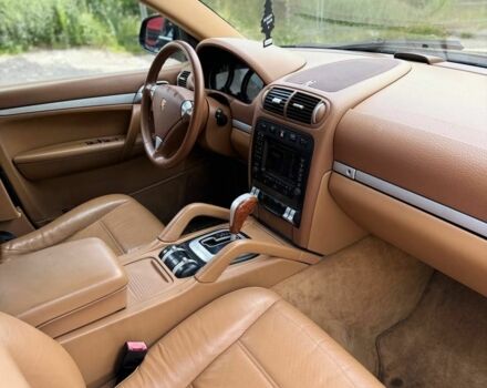 Чорний Порше Cayenne, об'ємом двигуна 3.2 л та пробігом 200 тис. км за 4975 $, фото 8 на Automoto.ua