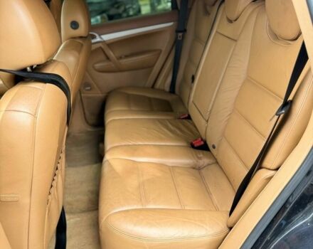 Чорний Порше Cayenne, об'ємом двигуна 3.2 л та пробігом 200 тис. км за 4975 $, фото 12 на Automoto.ua
