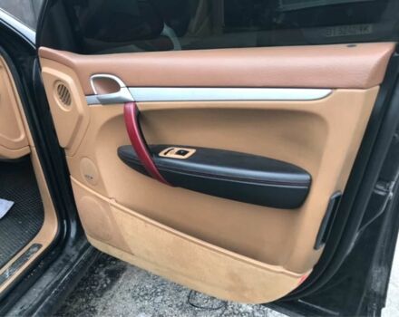 Черный Порше Каен, объемом двигателя 4.5 л и пробегом 212 тыс. км за 6300 $, фото 6 на Automoto.ua