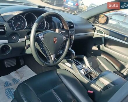 Черный Порше Каен, объемом двигателя 4.51 л и пробегом 208 тыс. км за 4800 $, фото 2 на Automoto.ua