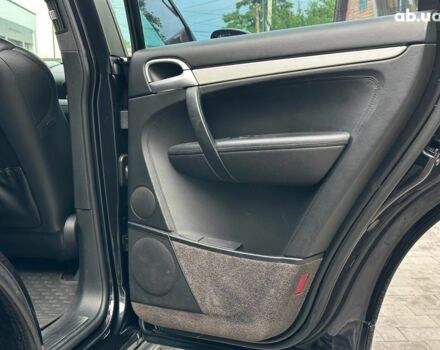 Черный Порше Каен, объемом двигателя 4.5 л и пробегом 153 тыс. км за 7990 $, фото 24 на Automoto.ua