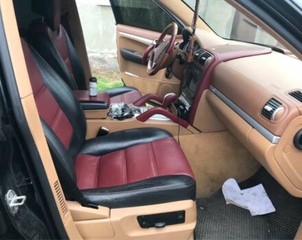 Черный Порше Каен, объемом двигателя 4.5 л и пробегом 212 тыс. км за 6300 $, фото 5 на Automoto.ua