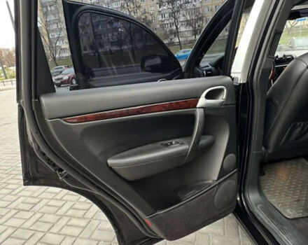 Черный Порше Каен, объемом двигателя 4.8 л и пробегом 190 тыс. км за 9900 $, фото 11 на Automoto.ua