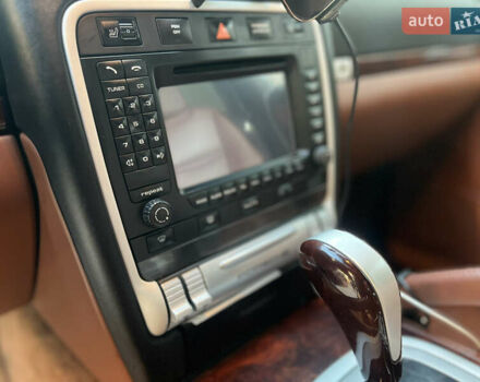 Черный Порше Каен, объемом двигателя 3.6 л и пробегом 232 тыс. км за 12500 $, фото 16 на Automoto.ua