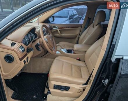 Черный Порше Каен, объемом двигателя 4.8 л и пробегом 120 тыс. км за 10950 $, фото 26 на Automoto.ua