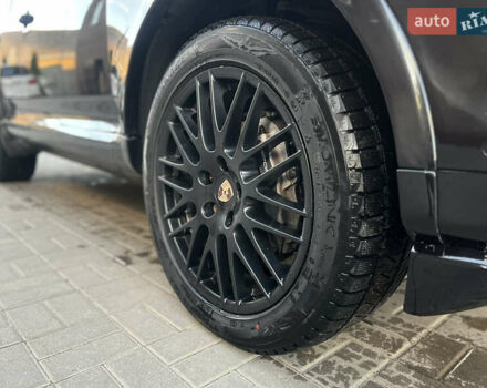 Черный Порше Каен, объемом двигателя 3.6 л и пробегом 232 тыс. км за 12500 $, фото 11 на Automoto.ua
