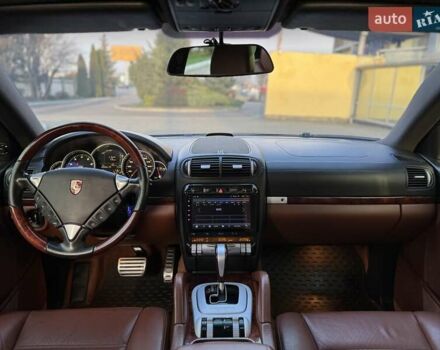 Черный Порше Каен, объемом двигателя 4.8 л и пробегом 247 тыс. км за 8950 $, фото 28 на Automoto.ua