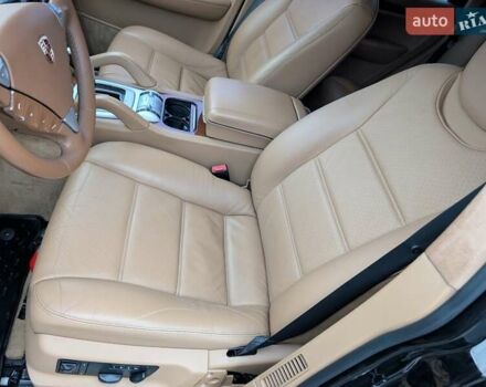 Черный Порше Каен, объемом двигателя 4.8 л и пробегом 120 тыс. км за 10950 $, фото 27 на Automoto.ua