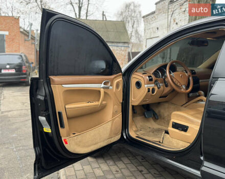 Черный Порше Каен, объемом двигателя 4.81 л и пробегом 195 тыс. км за 6900 $, фото 16 на Automoto.ua