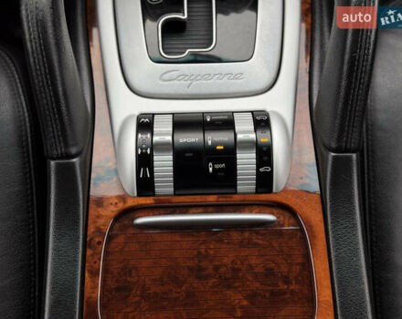 Черный Порше Каен, объемом двигателя 3 л и пробегом 261 тыс. км за 13800 $, фото 26 на Automoto.ua