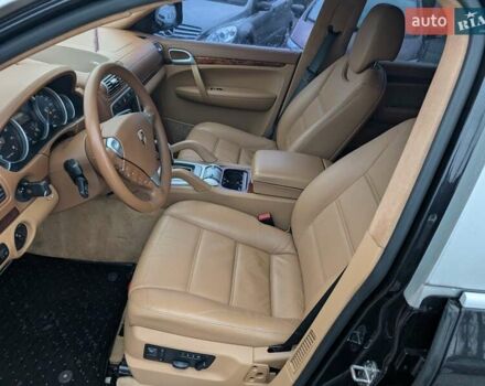 Черный Порше Каен, объемом двигателя 4.8 л и пробегом 120 тыс. км за 10950 $, фото 32 на Automoto.ua