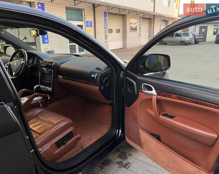 Черный Порше Каен, объемом двигателя 3.6 л и пробегом 232 тыс. км за 12500 $, фото 28 на Automoto.ua