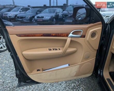 Черный Порше Каен, объемом двигателя 4.8 л и пробегом 120 тыс. км за 10950 $, фото 23 на Automoto.ua