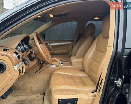 Черный Порше Каен, объемом двигателя 4.81 л и пробегом 195 тыс. км за 6900 $, фото 17 на Automoto.ua