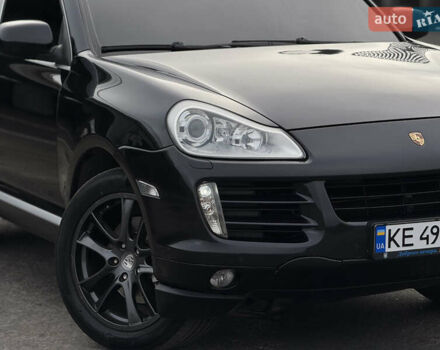 Черный Порше Каен, объемом двигателя 3 л и пробегом 261 тыс. км за 13800 $, фото 5 на Automoto.ua