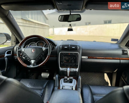 Чорний Порше Cayenne, об'ємом двигуна 4.81 л та пробігом 176 тис. км за 9299 $, фото 64 на Automoto.ua