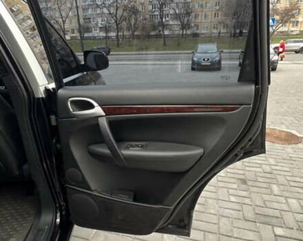 Черный Порше Каен, объемом двигателя 4.8 л и пробегом 190 тыс. км за 9900 $, фото 15 на Automoto.ua