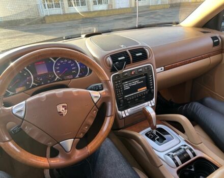 Черный Порше Каен, объемом двигателя 4.8 л и пробегом 136 тыс. км за 9000 $, фото 5 на Automoto.ua