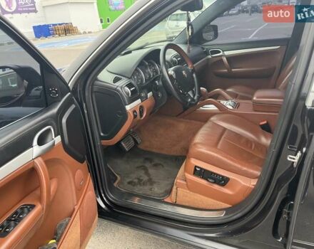 Черный Порше Каен, объемом двигателя 4.51 л и пробегом 146 тыс. км за 12500 $, фото 19 на Automoto.ua