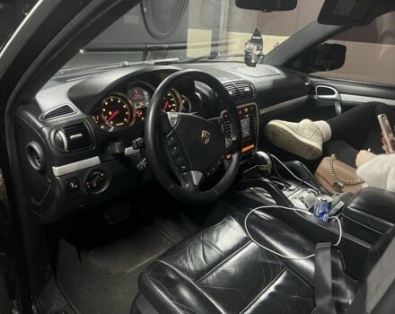 Черный Порше Каен, объемом двигателя 4.8 л и пробегом 360 тыс. км за 5900 $, фото 5 на Automoto.ua