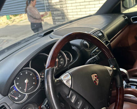 Чорний Порше Cayenne, об'ємом двигуна 4.8 л та пробігом 240 тис. км за 10900 $, фото 9 на Automoto.ua