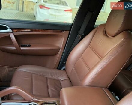 Черный Порше Каен, объемом двигателя 4.8 л и пробегом 247 тыс. км за 8950 $, фото 35 на Automoto.ua