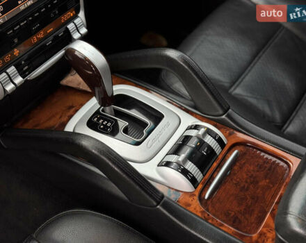 Черный Порше Каен, объемом двигателя 3 л и пробегом 261 тыс. км за 13800 $, фото 28 на Automoto.ua