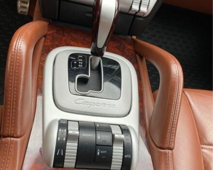 Чорний Порше Cayenne, об'ємом двигуна 4.7 л та пробігом 103 тис. км за 12000 $, фото 12 на Automoto.ua