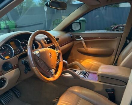 Черный Порше Каен, объемом двигателя 4.8 л и пробегом 138 тыс. км за 8999 $, фото 2 на Automoto.ua