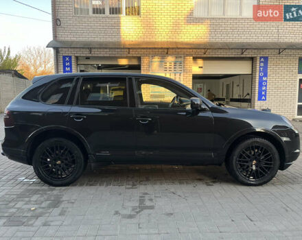 Черный Порше Каен, объемом двигателя 3.6 л и пробегом 232 тыс. км за 12500 $, фото 5 на Automoto.ua