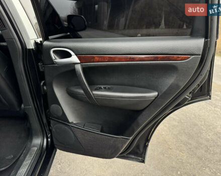 Черный Порше Каен, объемом двигателя 3 л и пробегом 261 тыс. км за 13800 $, фото 38 на Automoto.ua