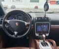 Черный Порше Каен, объемом двигателя 4.51 л и пробегом 146 тыс. км за 12500 $, фото 7 на Automoto.ua
