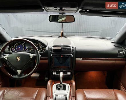 Черный Порше Каен, объемом двигателя 4.81 л и пробегом 222 тыс. км за 9500 $, фото 6 на Automoto.ua