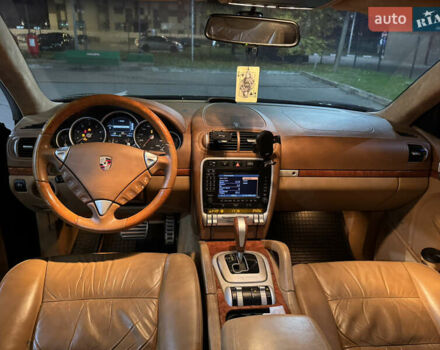 Чорний Порше Cayenne, об'ємом двигуна 4.8 л та пробігом 100 тис. км за 5600 $, фото 11 на Automoto.ua