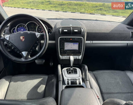 Черный Порше Каен, объемом двигателя 4.8 л и пробегом 148 тыс. км за 9500 $, фото 30 на Automoto.ua