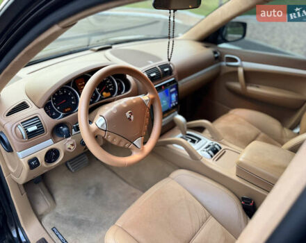 Черный Порше Каен, объемом двигателя 4.8 л и пробегом 178 тыс. км за 8900 $, фото 26 на Automoto.ua