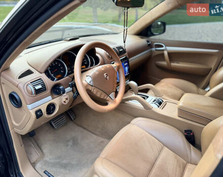 Черный Порше Каен, объемом двигателя 4.8 л и пробегом 178 тыс. км за 8900 $, фото 25 на Automoto.ua