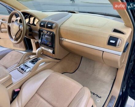 Черный Порше Каен, объемом двигателя 4.81 л и пробегом 181 тыс. км за 10900 $, фото 61 на Automoto.ua