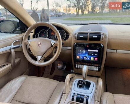 Черный Порше Каен, объемом двигателя 4.81 л и пробегом 181 тыс. км за 10900 $, фото 77 на Automoto.ua