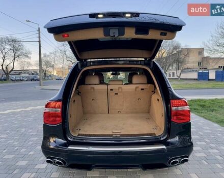 Черный Порше Каен, объемом двигателя 4.81 л и пробегом 181 тыс. км за 10900 $, фото 78 на Automoto.ua