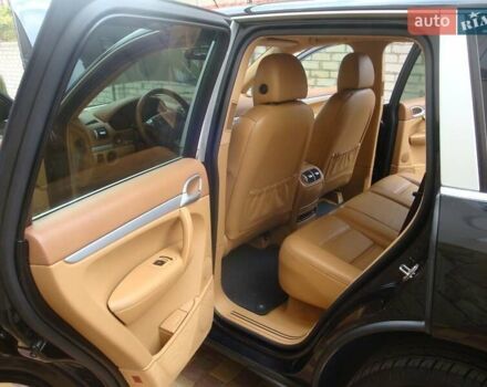 Чорний Порше Cayenne, об'ємом двигуна 3.6 л та пробігом 227 тис. км за 12800 $, фото 7 на Automoto.ua