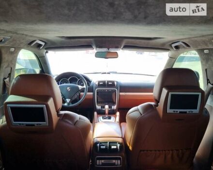 Чорний Порше Cayenne, об'ємом двигуна 4.81 л та пробігом 185 тис. км за 12500 $, фото 6 на Automoto.ua